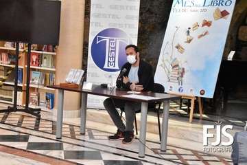 Armando Ravelo y Juan Carlos de Sancho presentarán sus obras este jueves en la Biblioteca Saulo Torón/Francisco Javier Santana y TA.   